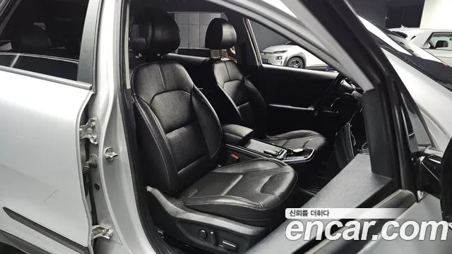 Kia Niro — Фото автомобиля 15