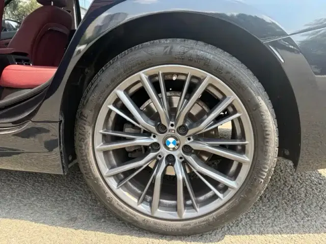 BMW 3 Series — Фото автомобиля 11