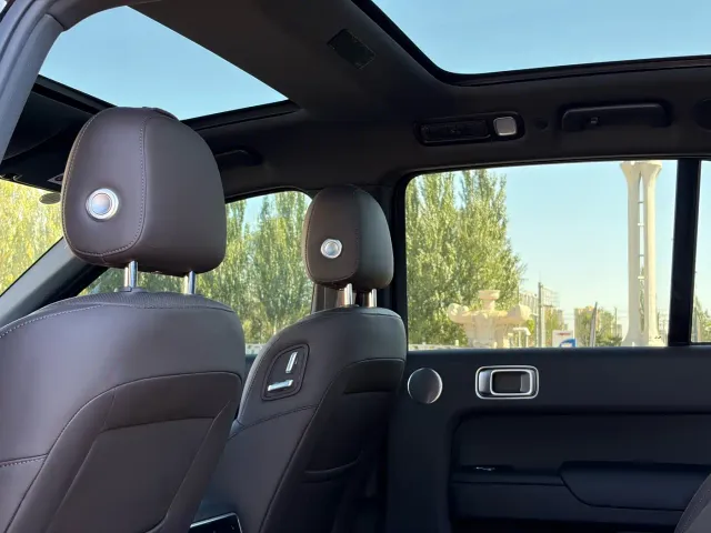 Li Auto Li L8 2023 Pro — Фото автомобиля 11
