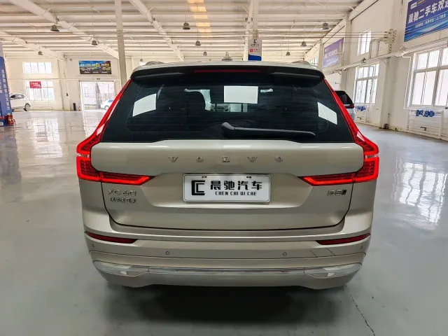 Volvo XC60 — Фото автомобиля 5