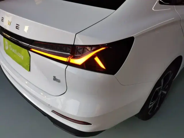 Roewe i5 — Фото автомобиля 7