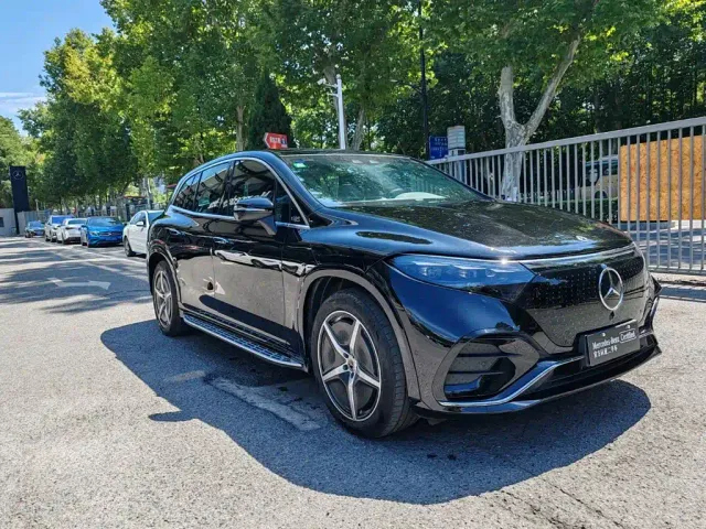 Mercedes-Benz EQS SUV — Фото автомобиля 2