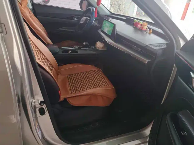 Changan Z6 — Фото автомобиля 8