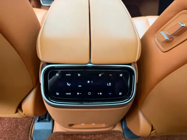Aito M7 — Фото автомобиля 11