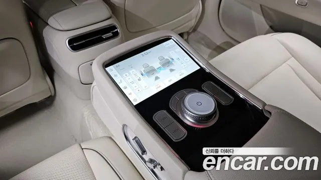 Genesis G90 Бензин 3.5 турбо AWD — Фото автомобиля 12