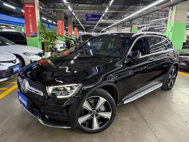 Фотография автомобиля — Mercedes-Benz GLC-Class