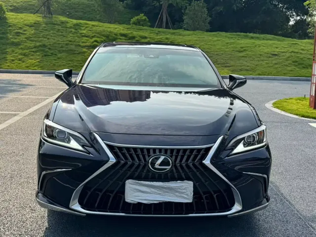 Lexus ES — Фото автомобиля 2