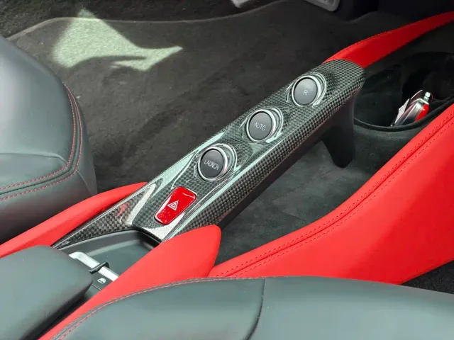 Ferrari F8 — Фото автомобиля 12