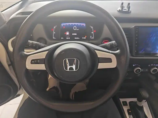 Honda Fit — Фото автомобиля 10