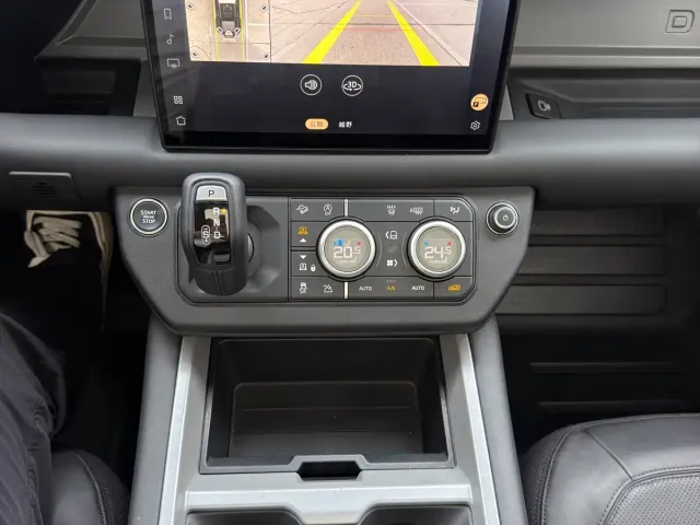 Land Rover Defender — Фото автомобиля 6