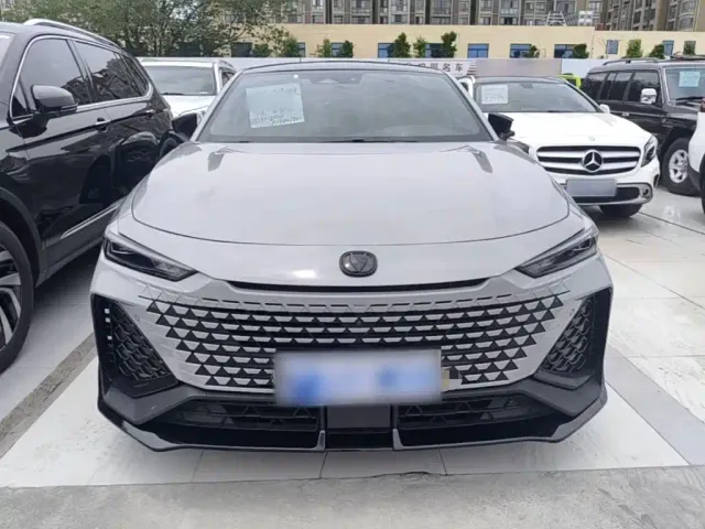 Changan UNI-V — Фото автомобиля 2