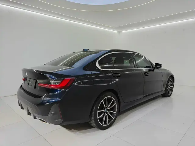 BMW 3 Series — Фото автомобиля 4