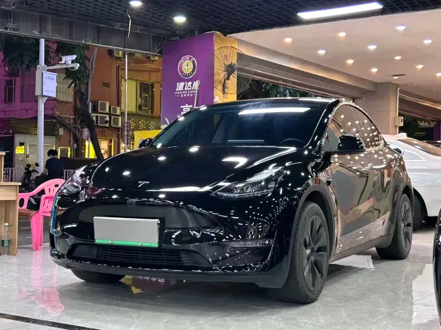 Фотография автомобиля — Tesla Model Y