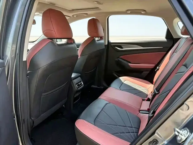 Changan Eado — Фото автомобиля 5