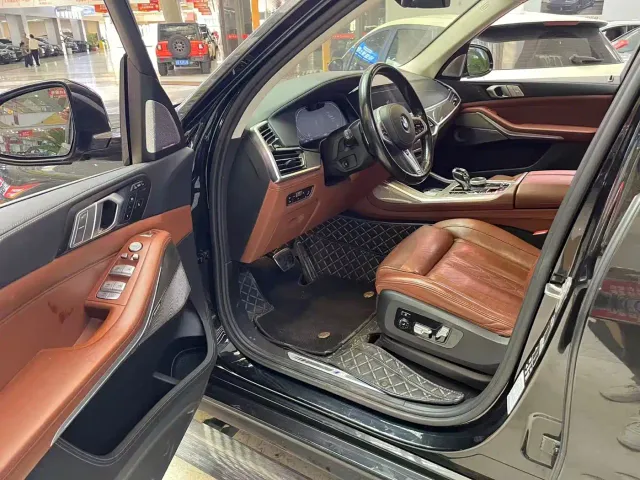 BMW X7 — Фото автомобиля 6