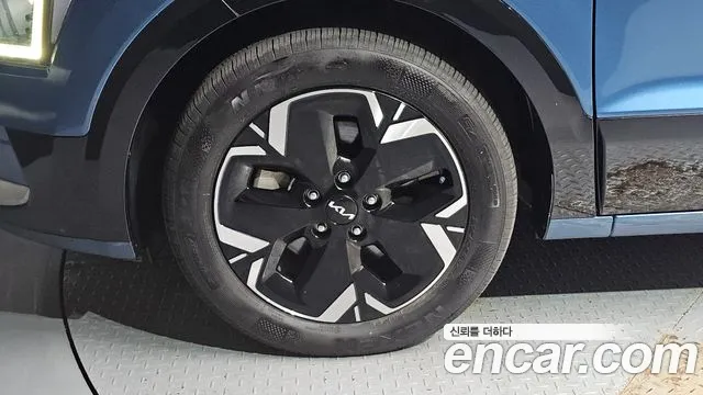 Kia Niro — Фото автомобиля 5