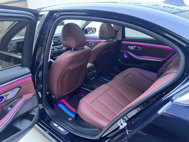 BMW 3 Series — Фото автомобиля 10