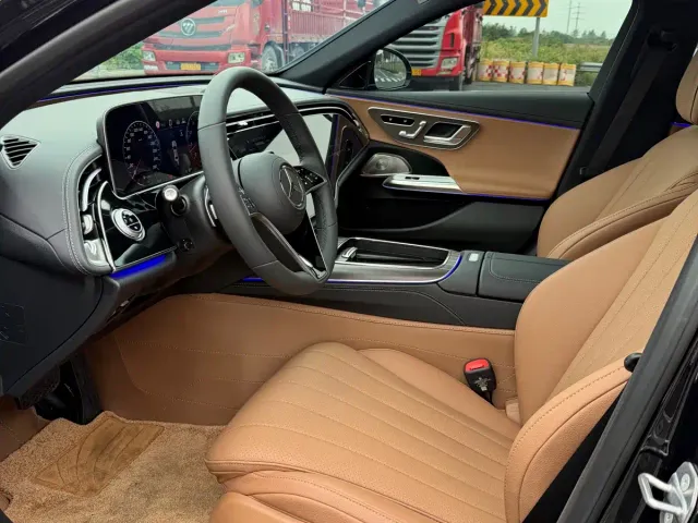 Mercedes-Benz E-Class — Фото автомобиля 6