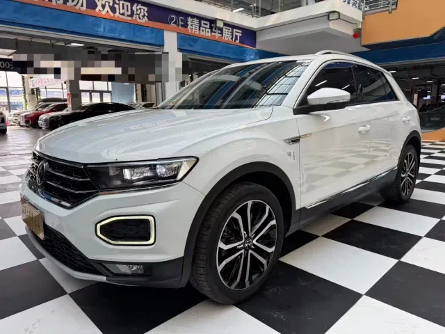 Volkswagen T-Roc — Фото автомобиля 3