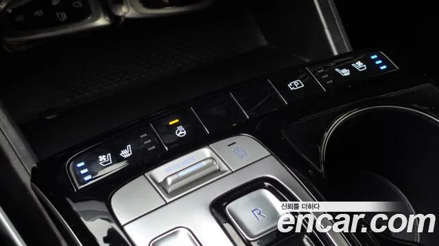 Hyundai Tucson Tucson (NX4) Дизель 2.0 2WD — Фото автомобиля 29