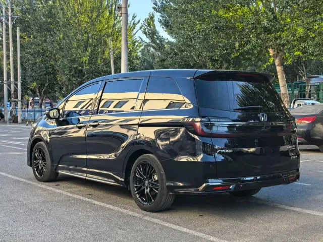 Honda Odyssey — Фото автомобиля 14