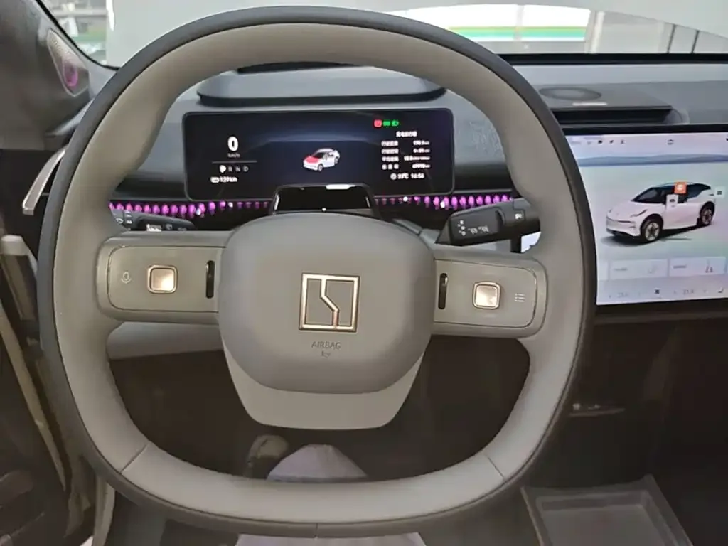 ZEEKR Zeekr X 2023 4WD YOU Edition 5-seater — Фото автомобиля 10