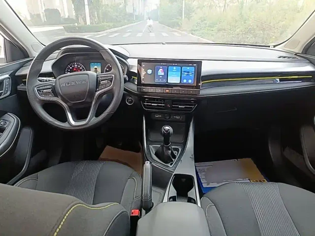 Roewe i5 — Фото автомобиля 9