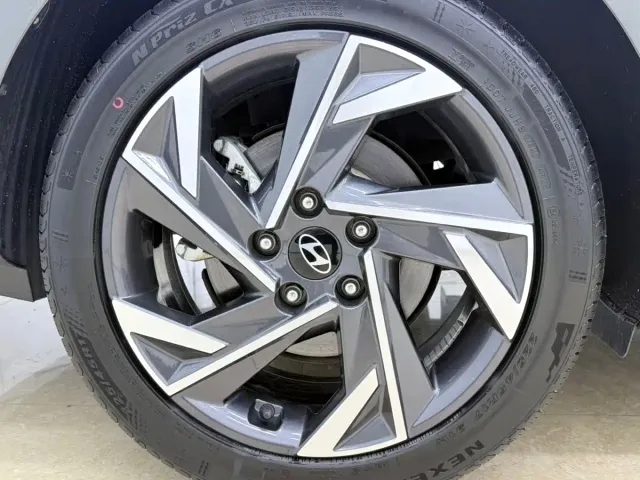 Hyundai Elantra — Фото автомобиля 22