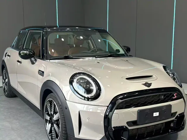 MINI Hatch — Фото автомобиля 3