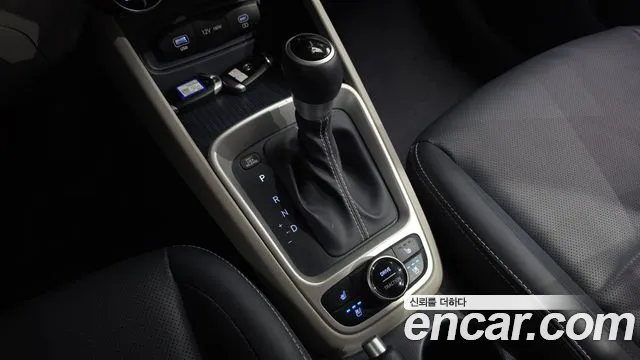 Hyundai Venue — Фото автомобиля 9