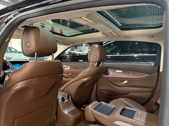Mercedes-Benz E-Class — Фото автомобиля 9