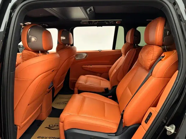 Lynk & Co 900 — Фото автомобиля 9