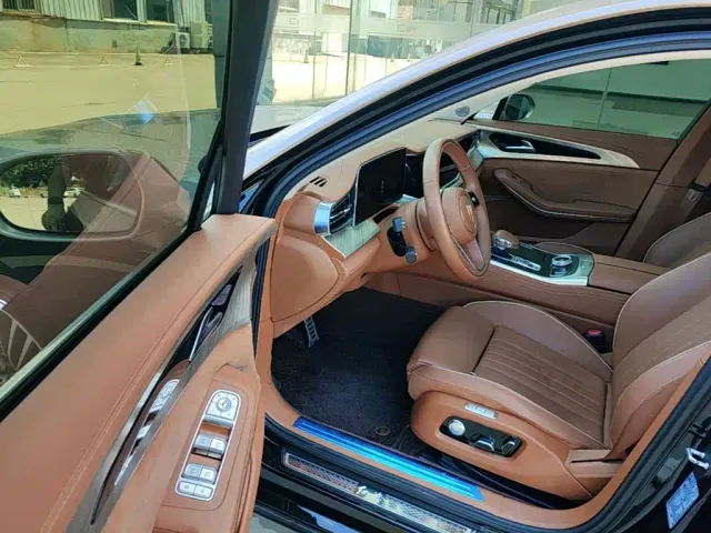 Hongqi H9 — Фото автомобиля 15