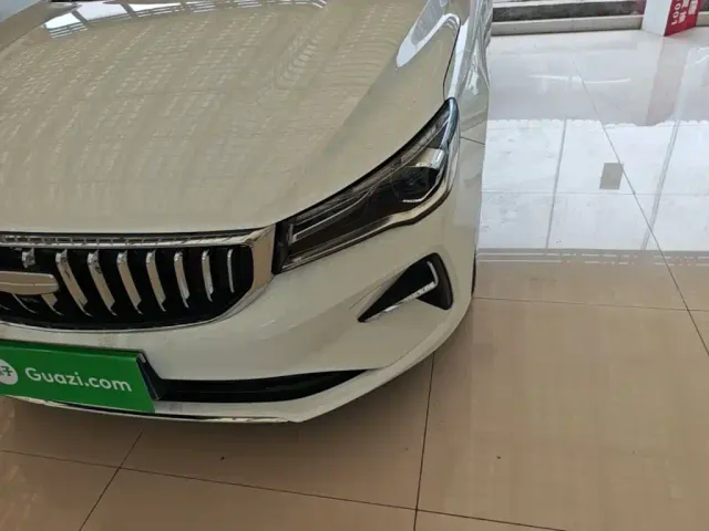 Geely Emgrand — Фото автомобиля 23