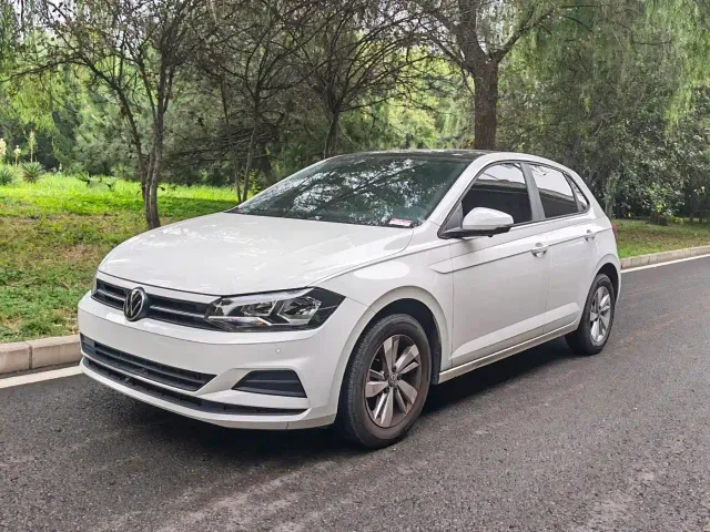 Фотография автомобиля — Volkswagen Polo