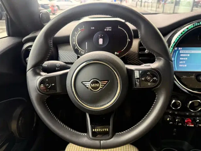 MINI Hatch — Фото автомобиля 18