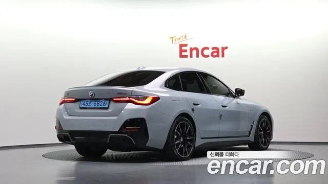 BMW i4 — Фото автомобиля 2