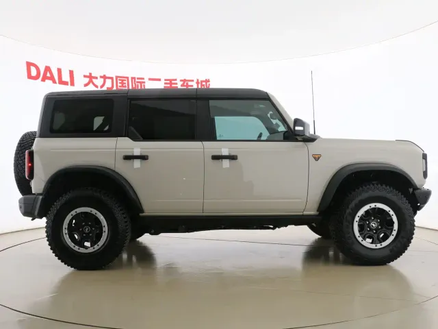 Ford Bronco — Фото автомобиля 12