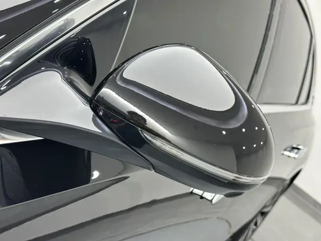 Mercedes-Benz E-Class — Фото автомобиля 21