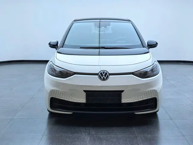 Volkswagen ID.3 — Фото автомобиля 2