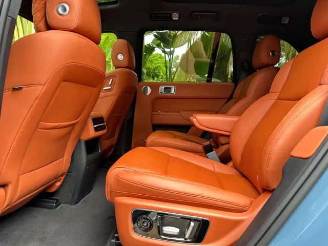 Li Auto L8 — Фото автомобиля 11