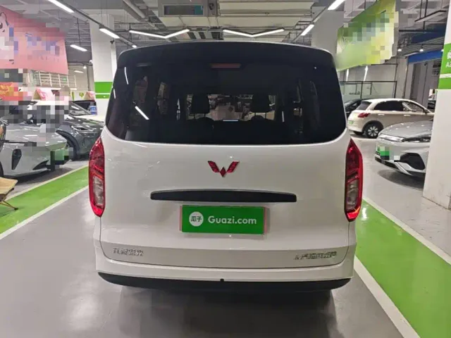 Wuling Hongguang — Фото автомобиля 5