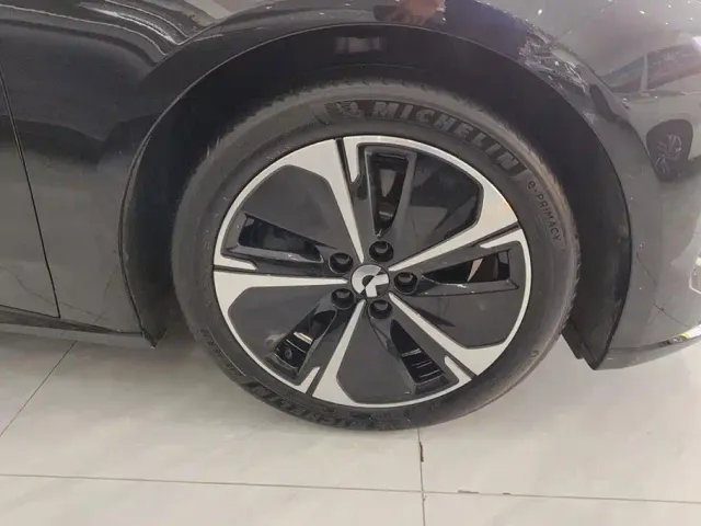 Nio ET5 Touring — Фото автомобиля 6