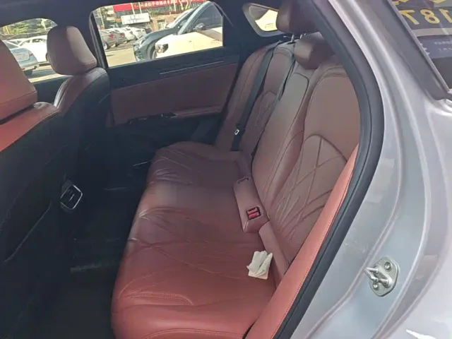Geely Galaxy L6 — Фото автомобиля 16
