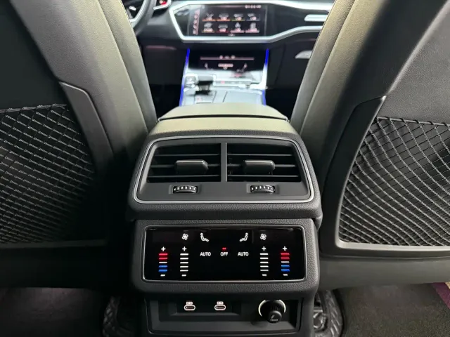 Audi A7L — Фото автомобиля 9