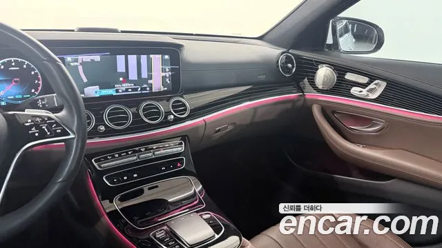 Mercedes-Benz E-Class — Фото автомобиля 13