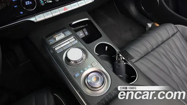 Genesis GV70 2.5T Бензин AWD — Фото автомобиля 2
