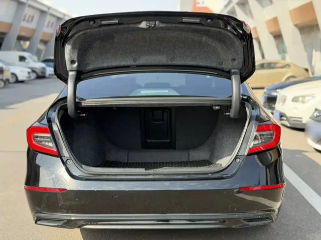 Honda Accord — Фото автомобиля 14