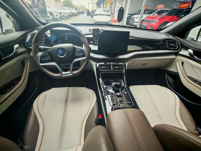 BYD Qin PLUS — Фото автомобиля 6