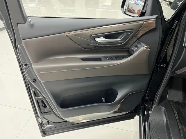 Toyota Vellfire — Фото автомобиля 19